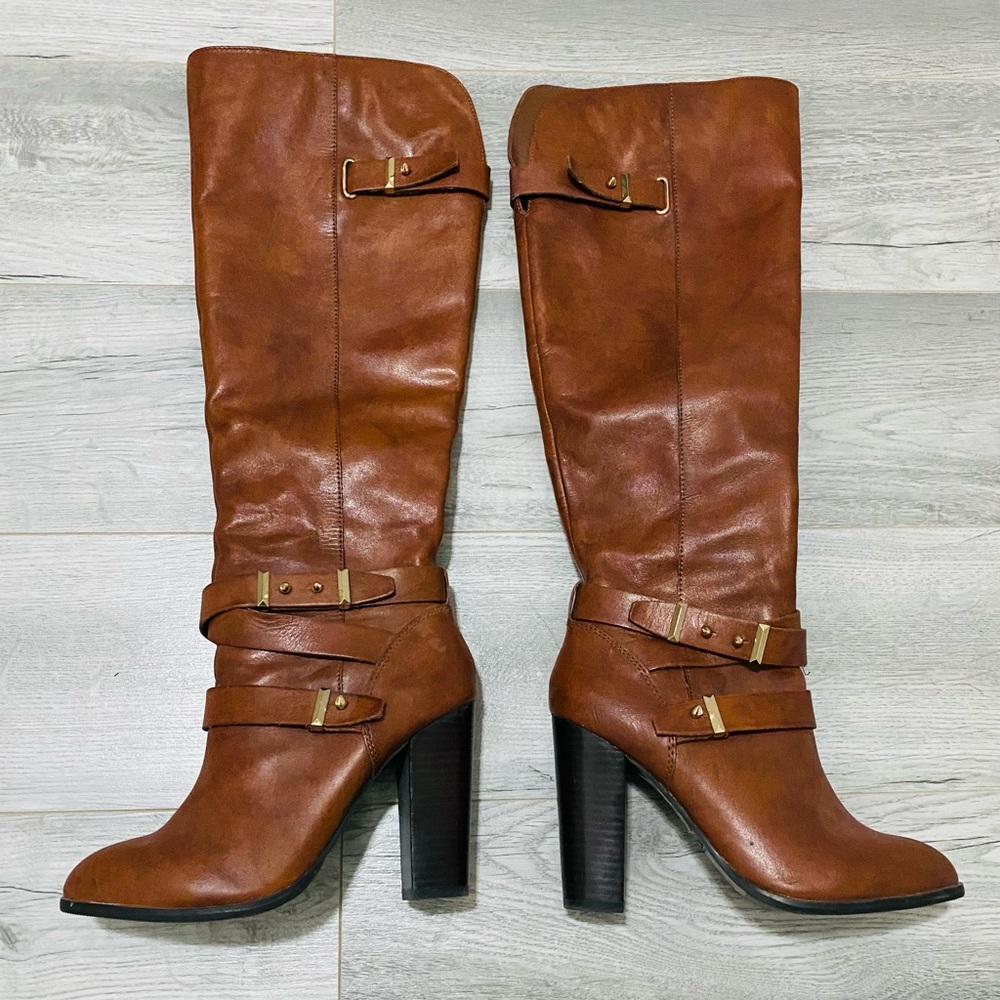 Boots - Picture 2 of 3